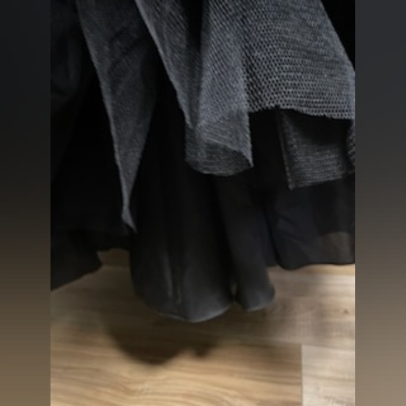 EUC 💗 15 Roses 💗Quincenera dress 🖤 Beautiful Princess Ball Gown, size 2 - Picture 10 of 14